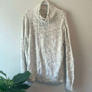 Men’s Carbon funnel neck white and gray sweater size medium